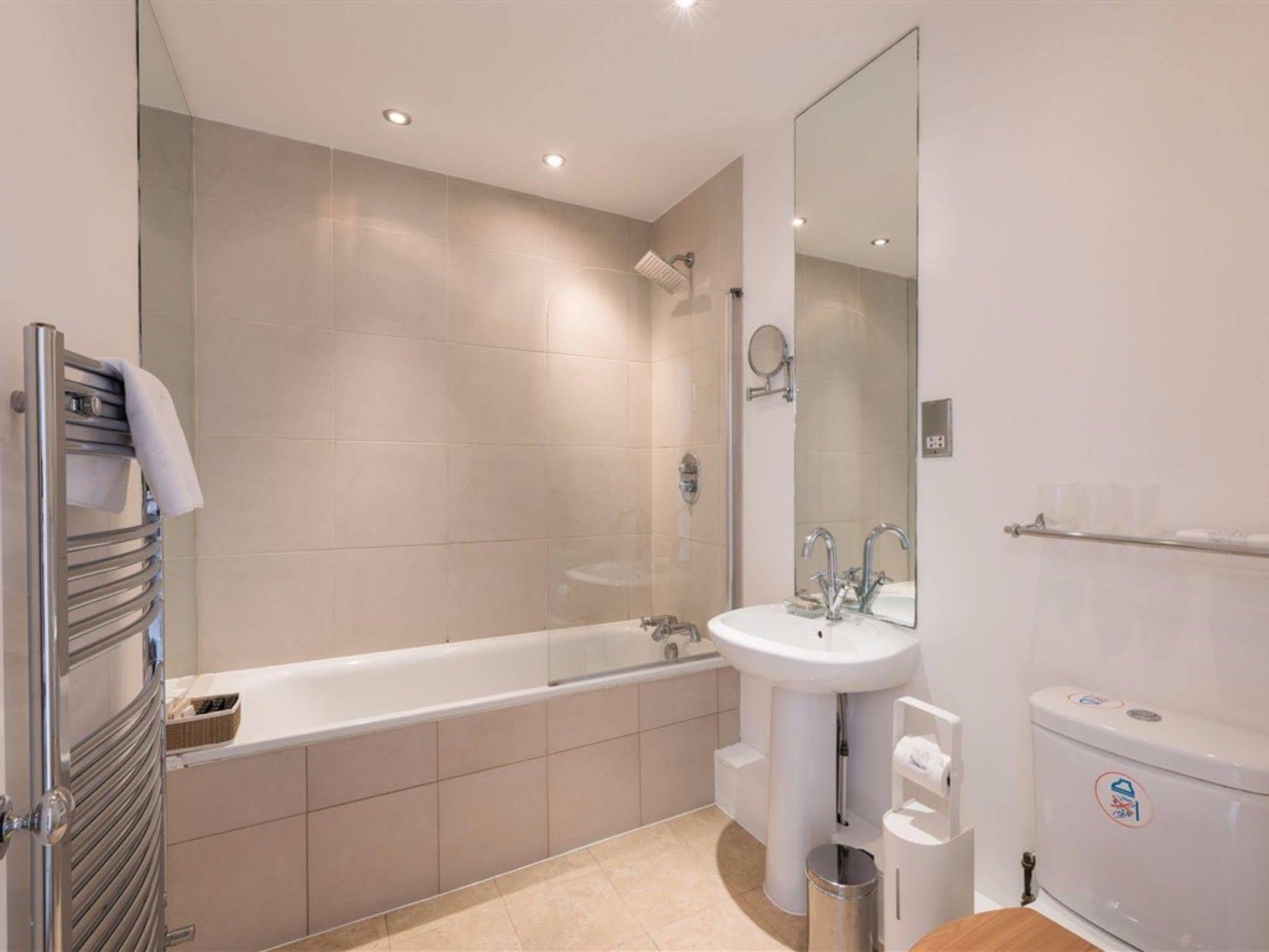 Kensington Apartments リッチモンド エクステリア 写真
